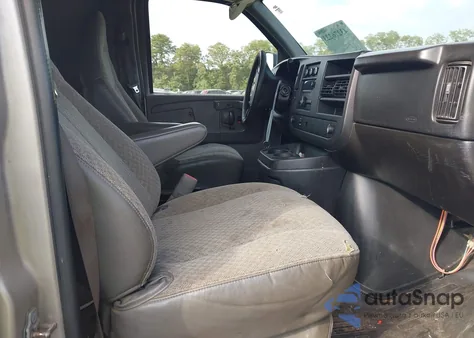 2008 Chevrolet Express Work Van из США, поврежденный, VIN 1GCGG25C981158237